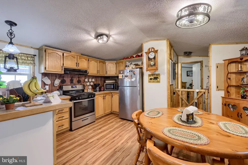779 Nancy Ln, Lancaster, PA 17601-5823