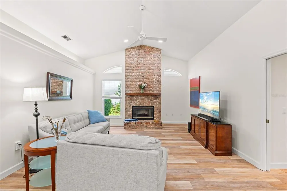 4442 Hollybrook Way, Sarasota, FL 34233