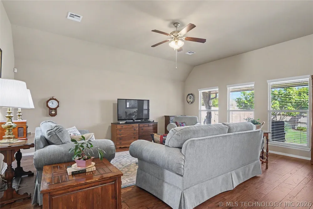 17527 E 43rd St, Tulsa, OK 74134