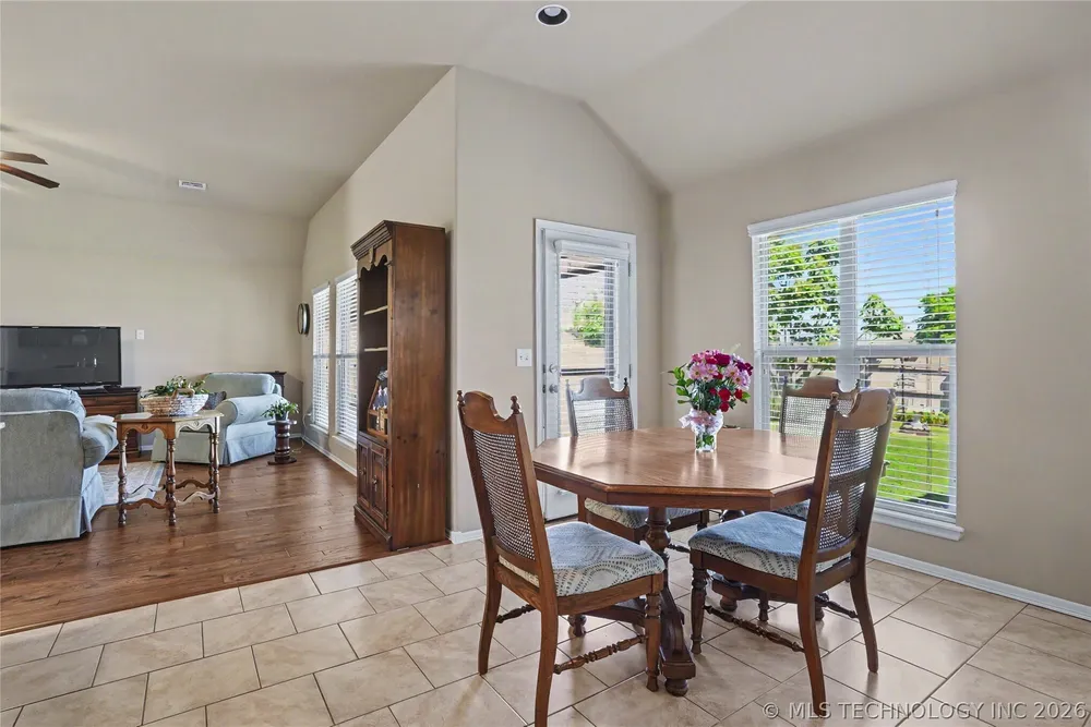 17527 E 43rd St, Tulsa, OK 74134