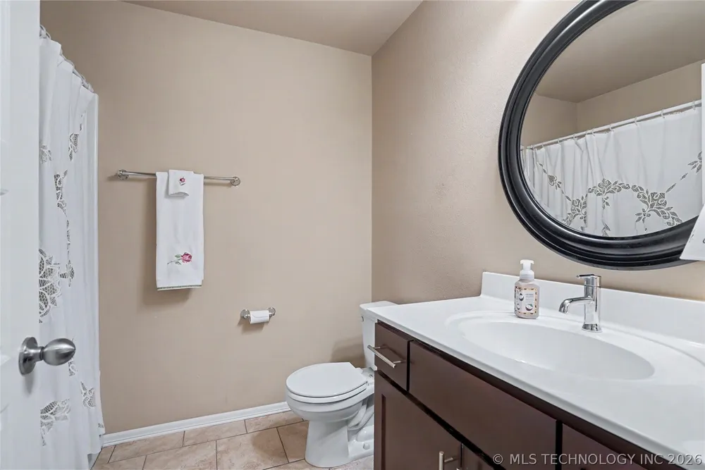 17527 E 43rd St, Tulsa, OK 74134