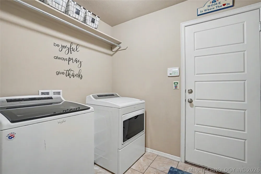 17527 E 43rd St, Tulsa, OK 74134