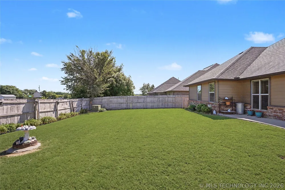 17527 E 43rd St, Tulsa, OK 74134