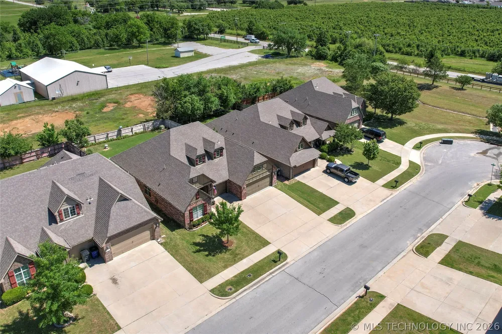 17527 E 43rd St, Tulsa, OK 74134