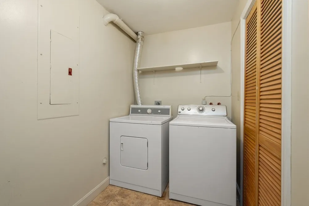 83 Victoria Heights Rd, Boston, MA 02136