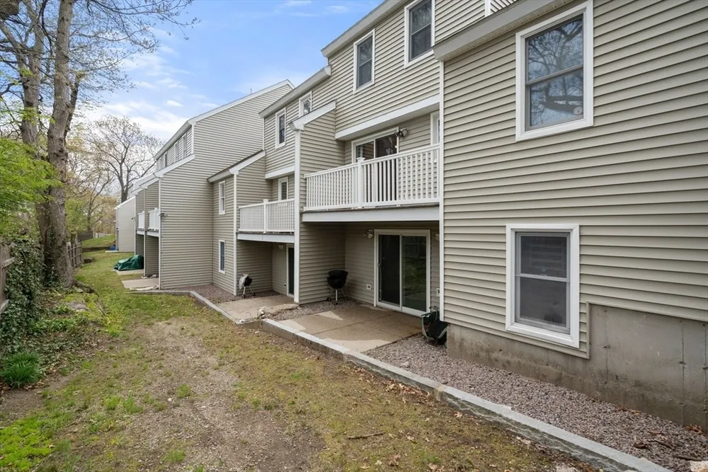 83 Victoria Heights Rd, Boston, MA 02136