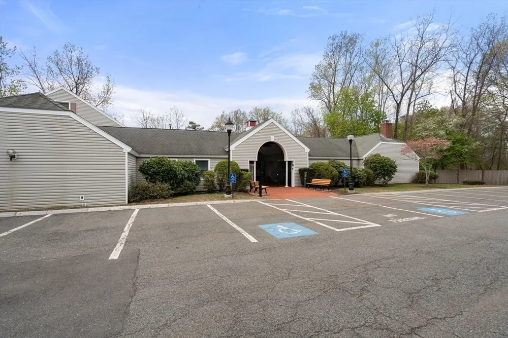 83 Victoria Heights Rd, Boston, MA 02136