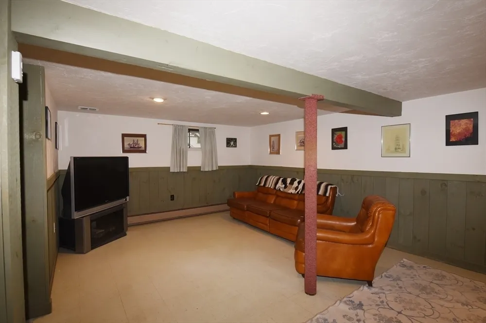 99 Louise Rd, Braintree, MA 02184