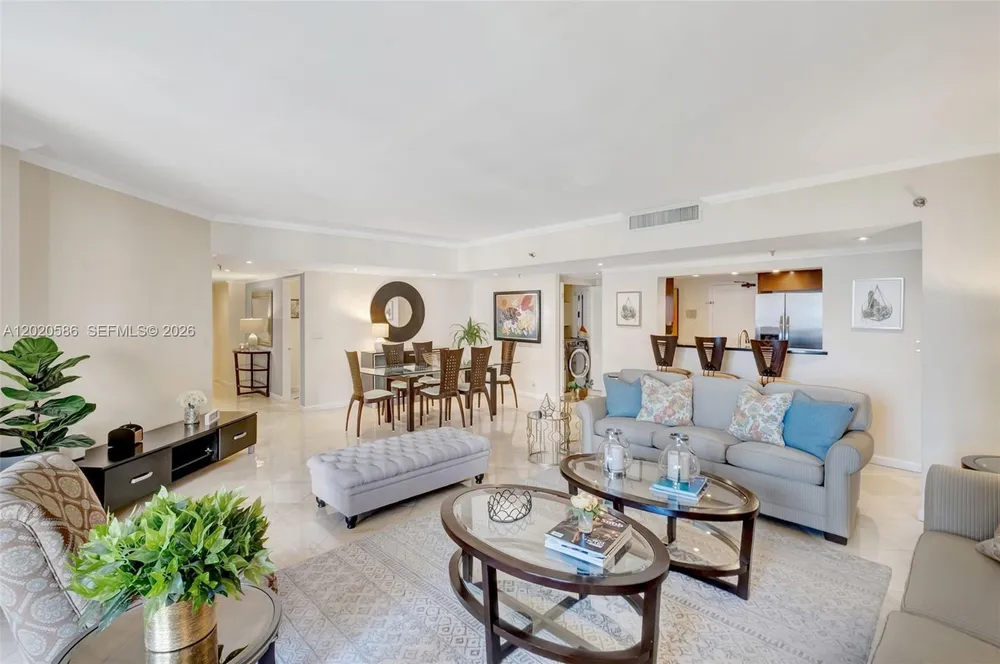 520 Brickell Key Dr, Miami, FL 33131