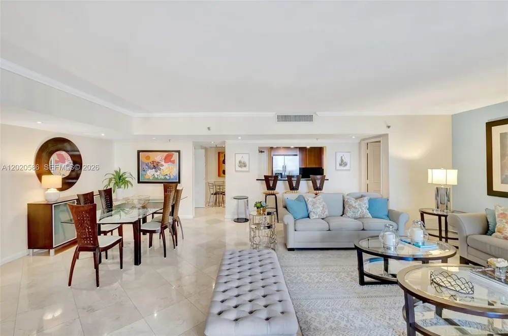520 Brickell Key Dr, Miami, FL 33131
