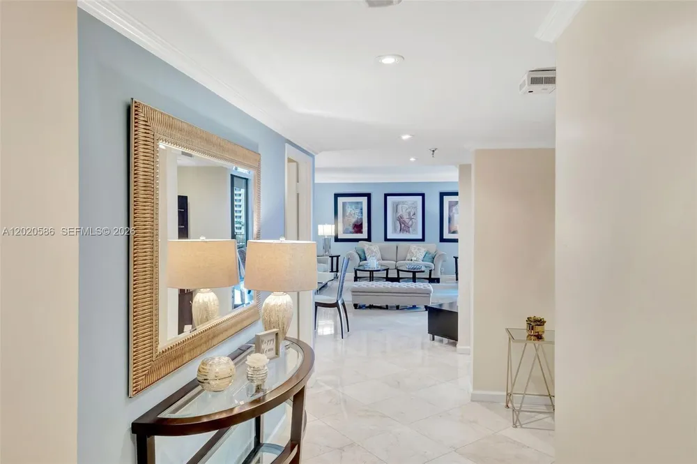 520 Brickell Key Dr, Miami, FL 33131