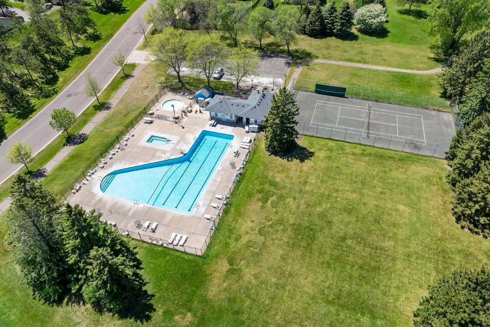 8923 Highland Bay, Woodbury, MN 55125