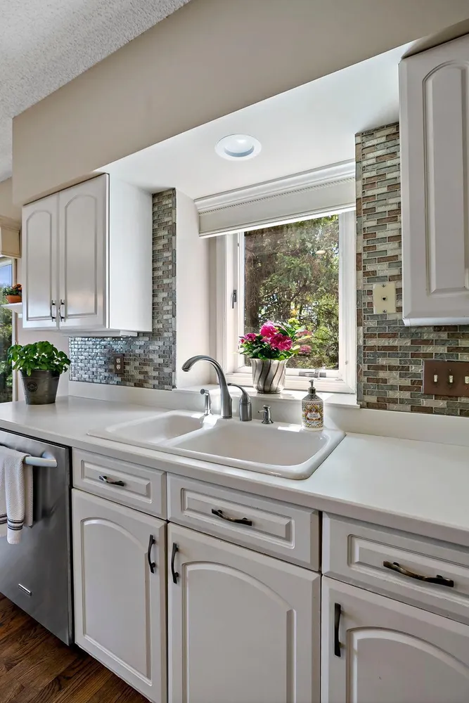 8923 Highland Bay, Woodbury, MN 55125