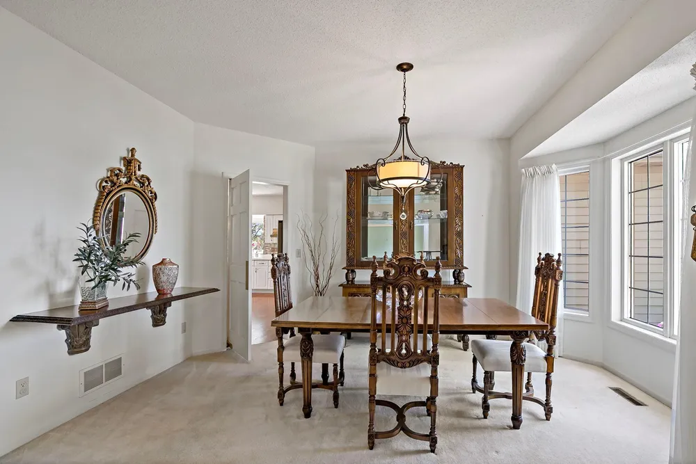 8923 Highland Bay, Woodbury, MN 55125