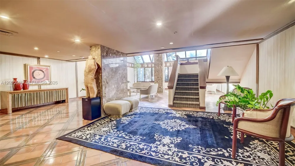 520 Brickell Key Dr, Miami, FL 33131
