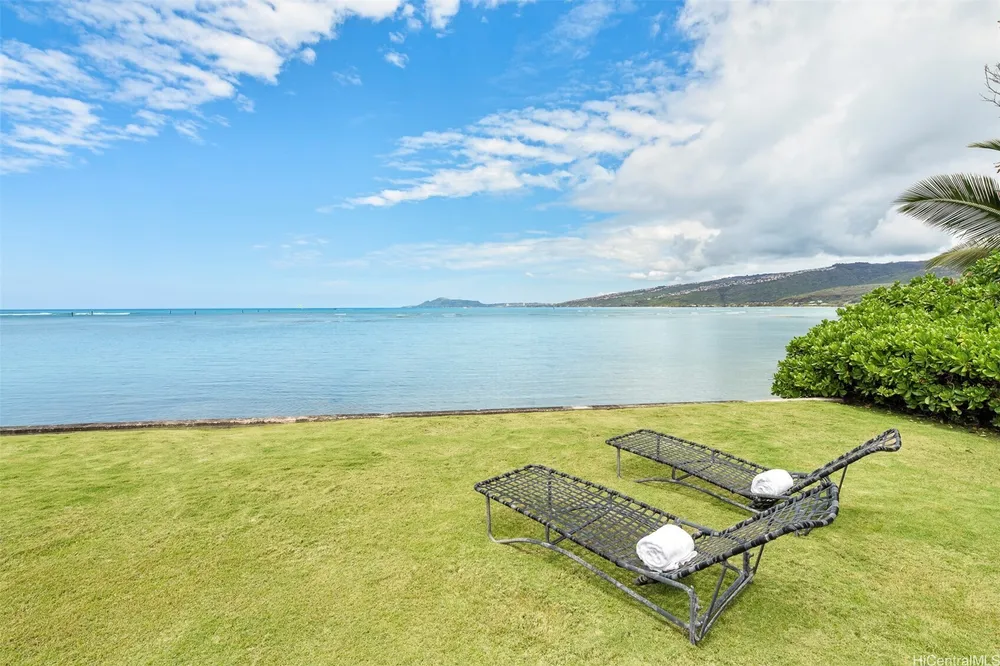 459 Portlock Rd, Honolulu, HI 96825-2025