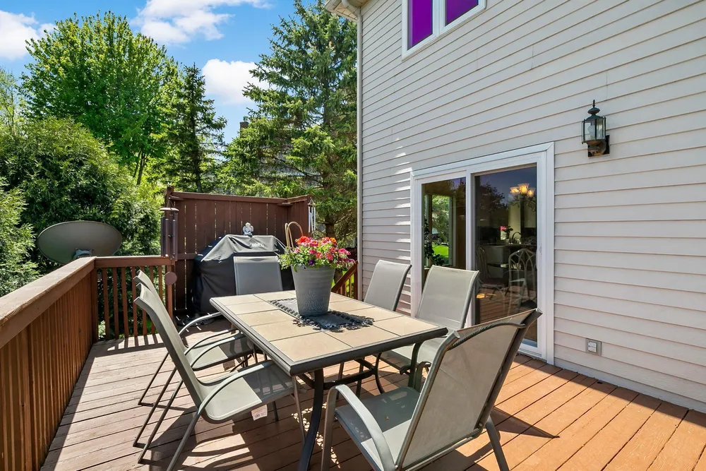 8923 Highland Bay, Woodbury, MN 55125