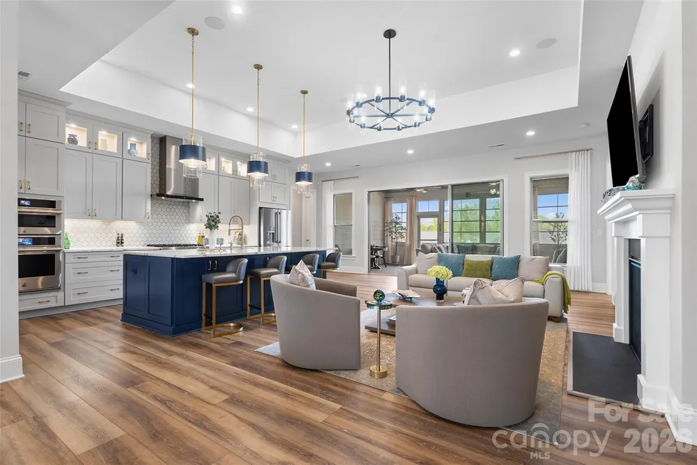82212 Standing Oak Dr, Charlotte, NC 28278