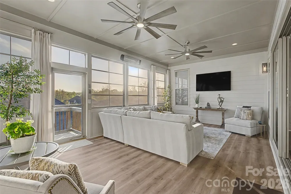 82212 Standing Oak Dr, Charlotte, NC 28278
