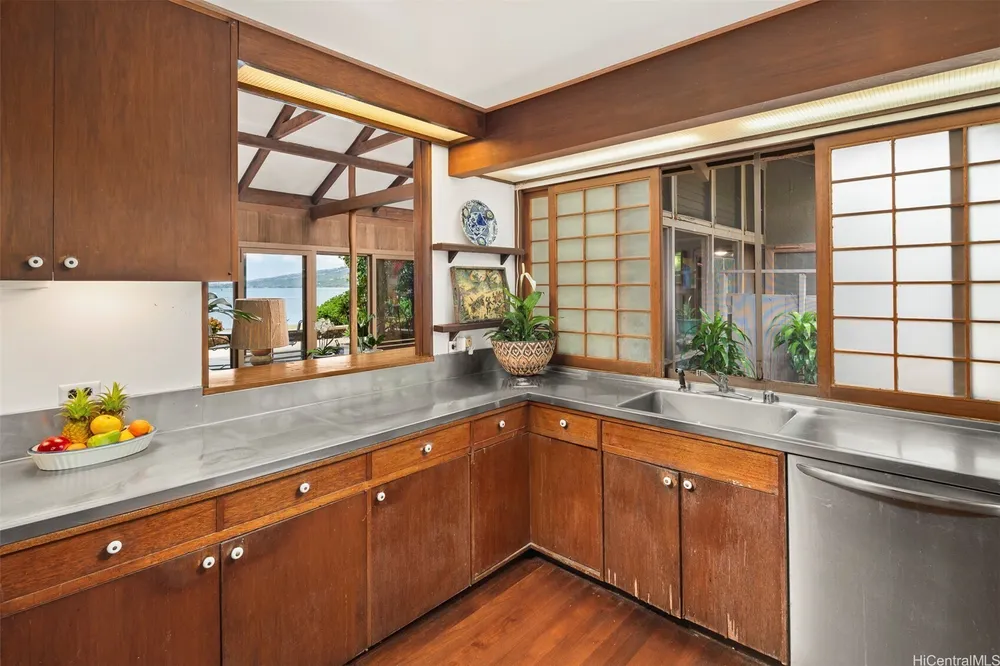 459 Portlock Rd, Honolulu, HI 96825-2025