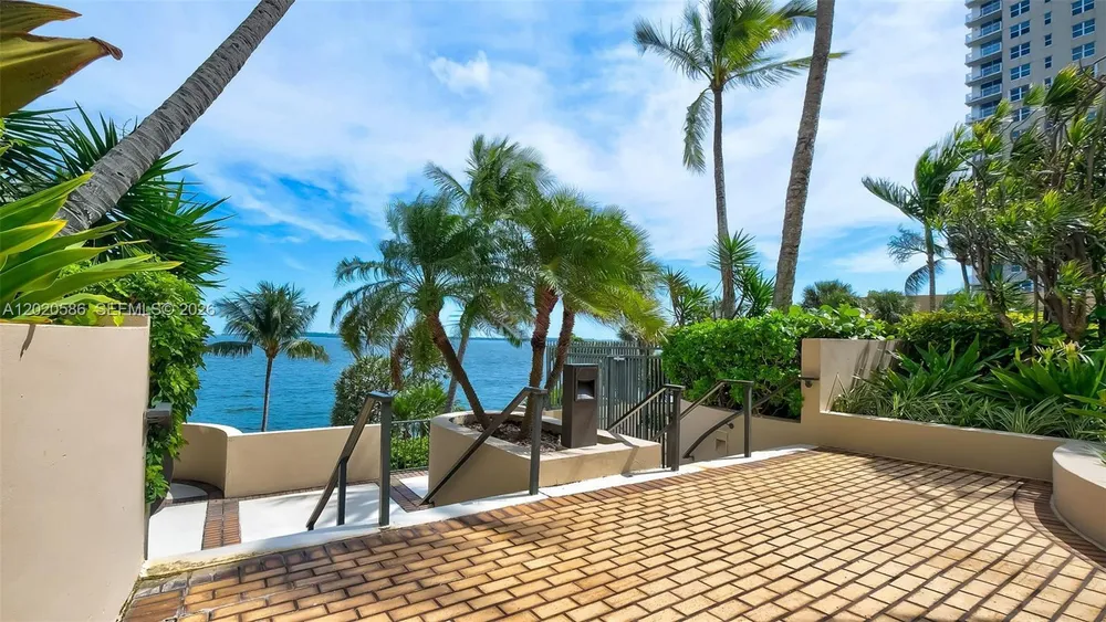 520 Brickell Key Dr, Miami, FL 33131