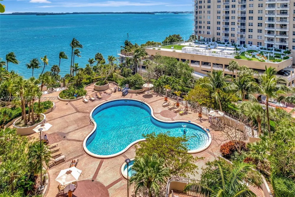 520 Brickell Key Dr, Miami, FL 33131