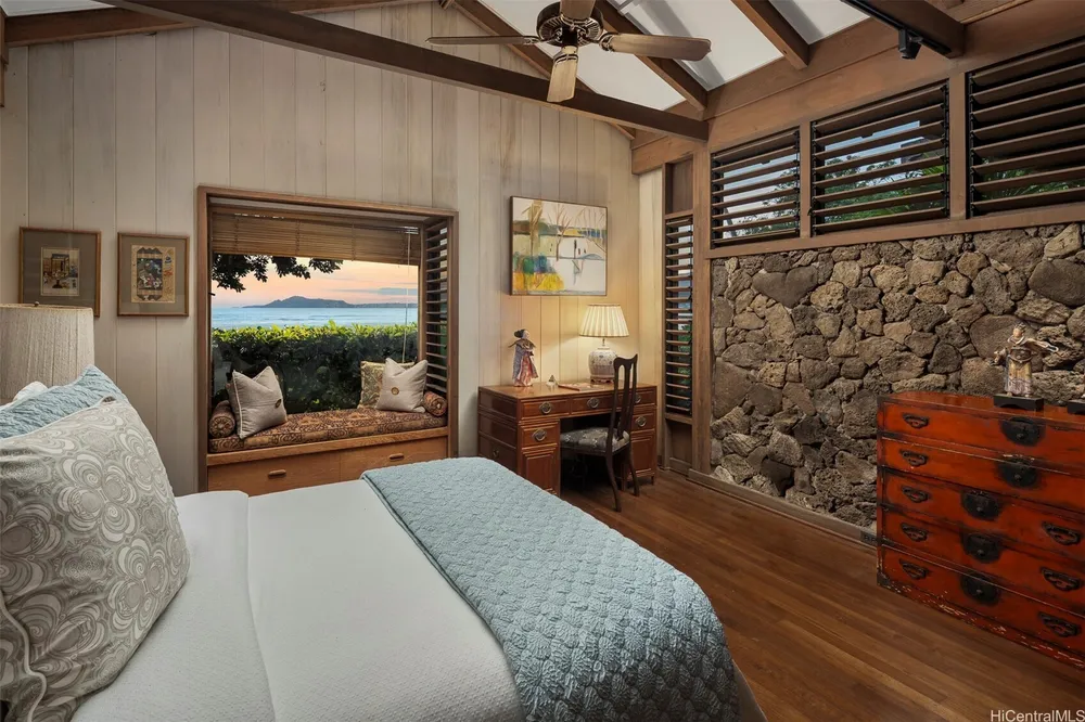 459 Portlock Rd, Honolulu, HI 96825-2025
