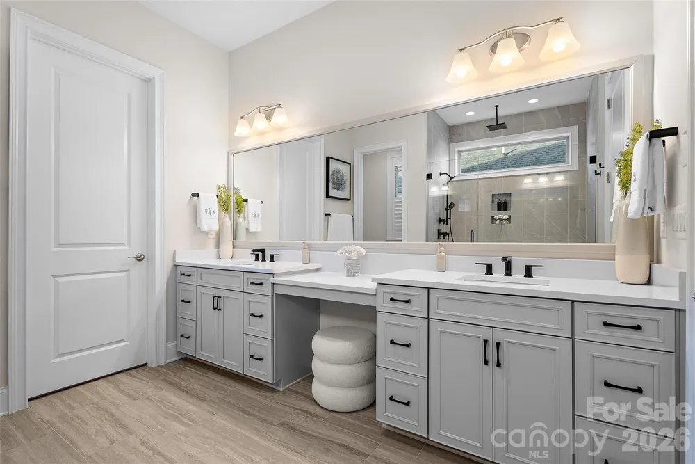 82212 Standing Oak Dr, Charlotte, NC 28278