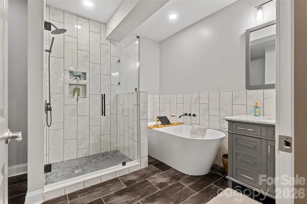 82212 Standing Oak Dr, Charlotte, NC 28278