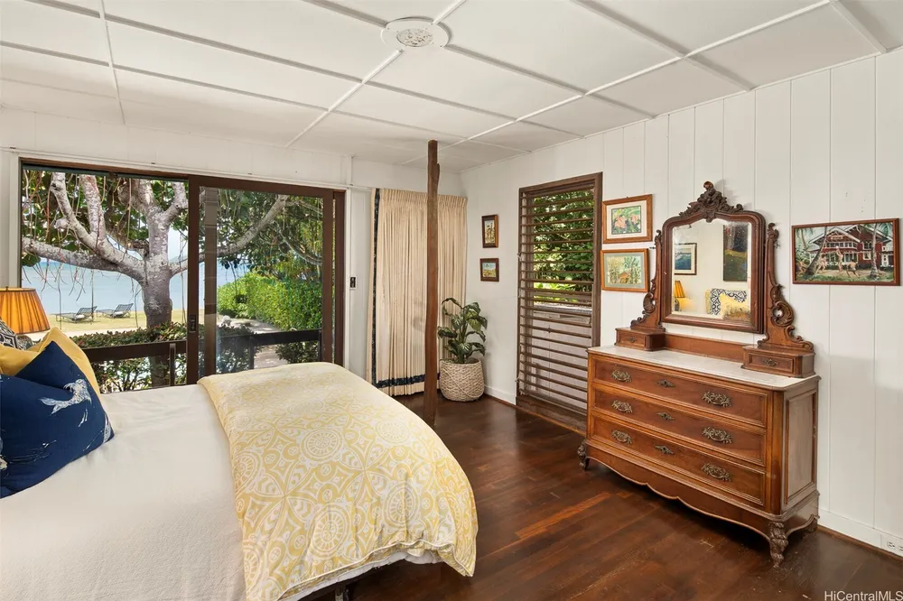 459 Portlock Rd, Honolulu, HI 96825-2025