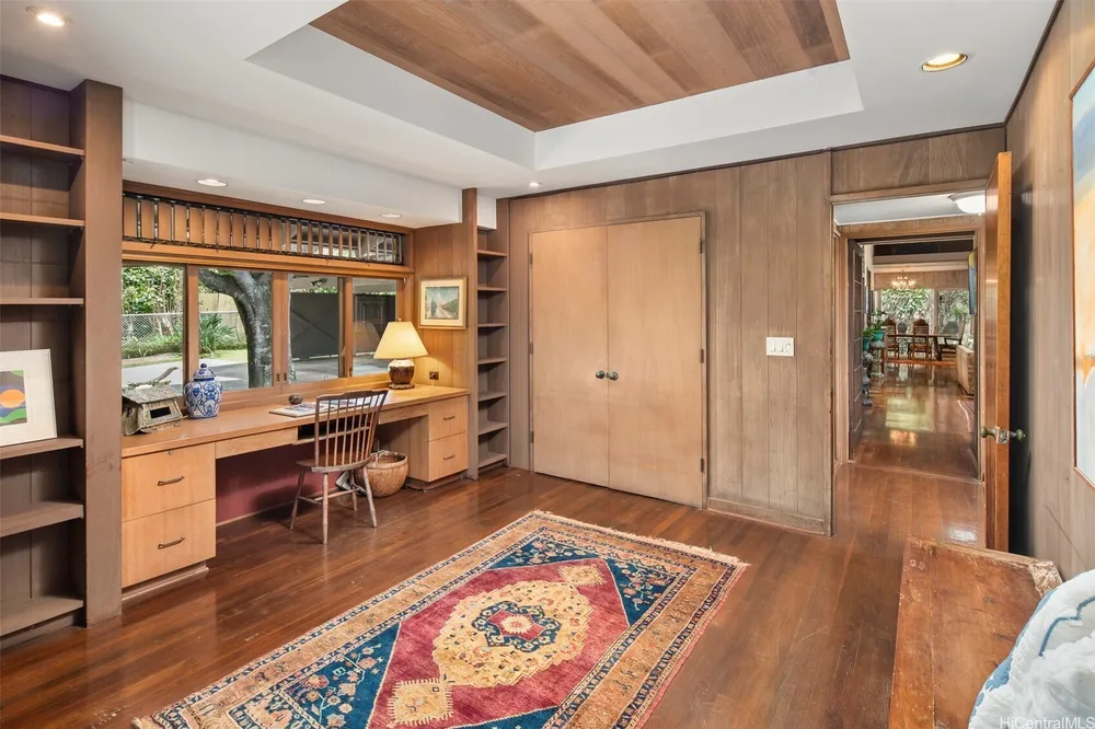 459 Portlock Rd, Honolulu, HI 96825-2025