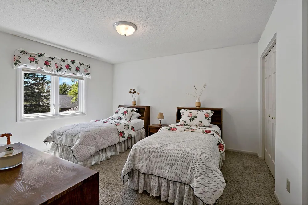 8923 Highland Bay, Woodbury, MN 55125