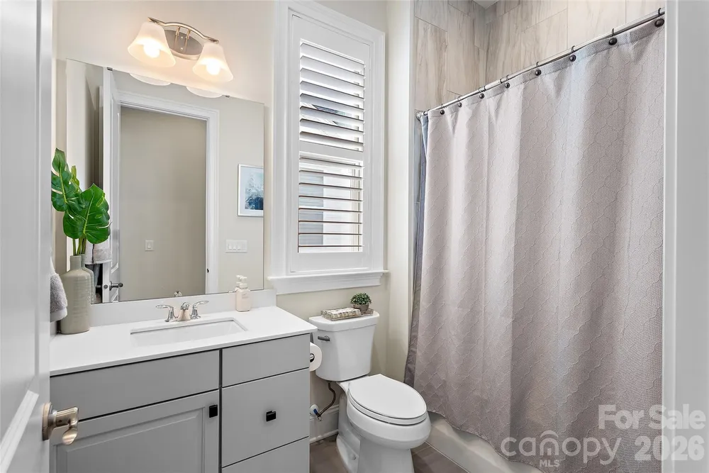 82212 Standing Oak Dr, Charlotte, NC 28278