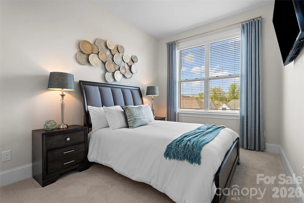82212 Standing Oak Dr, Charlotte, NC 28278
