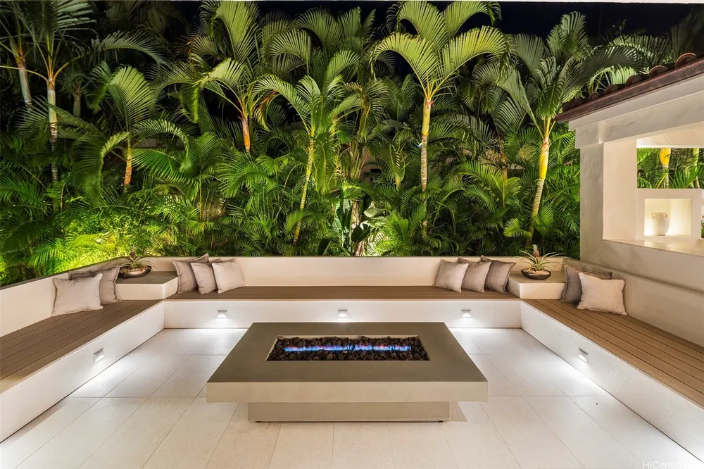 4670 Kahala Ave, Honolulu, HI 96816