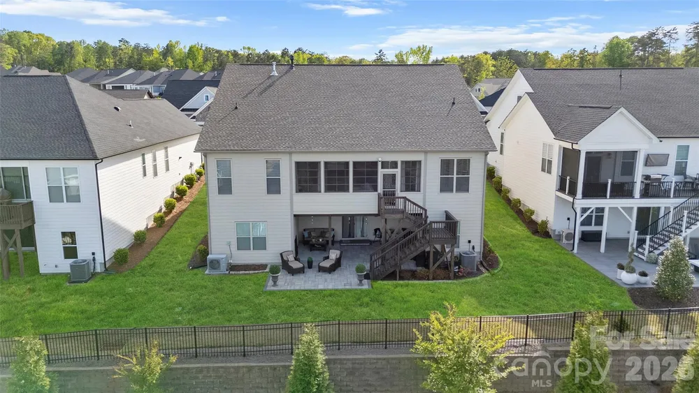 82212 Standing Oak Dr, Charlotte, NC 28278