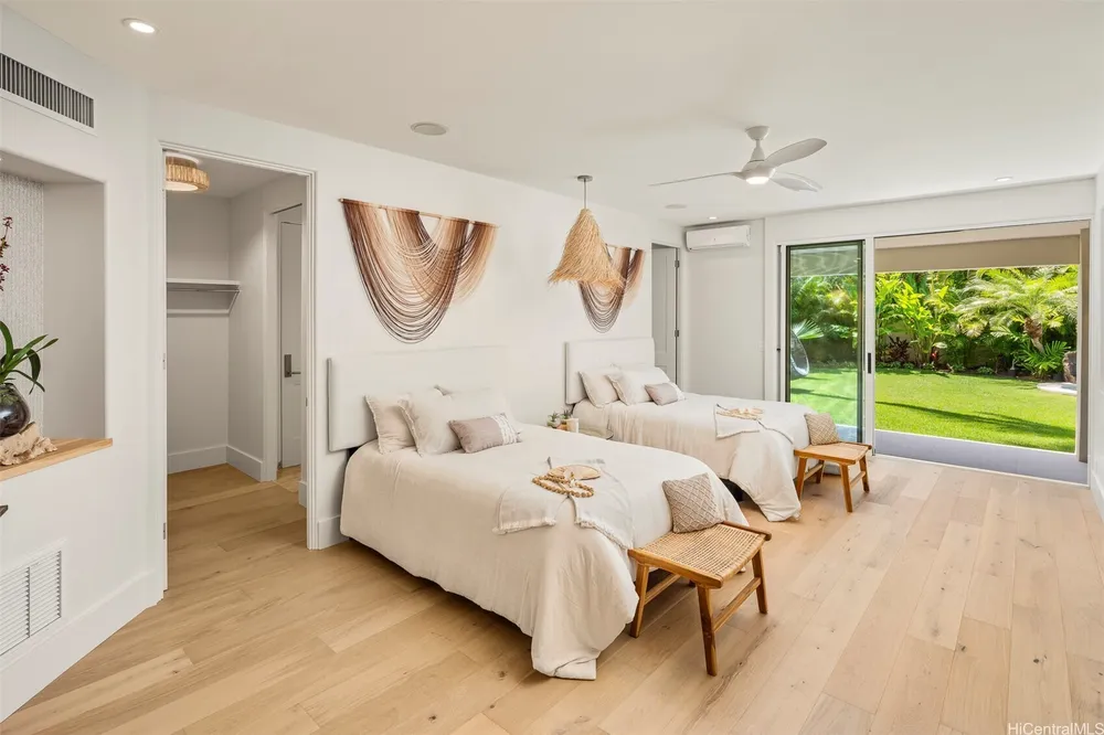 4670 Kahala Ave, Honolulu, HI 96816
