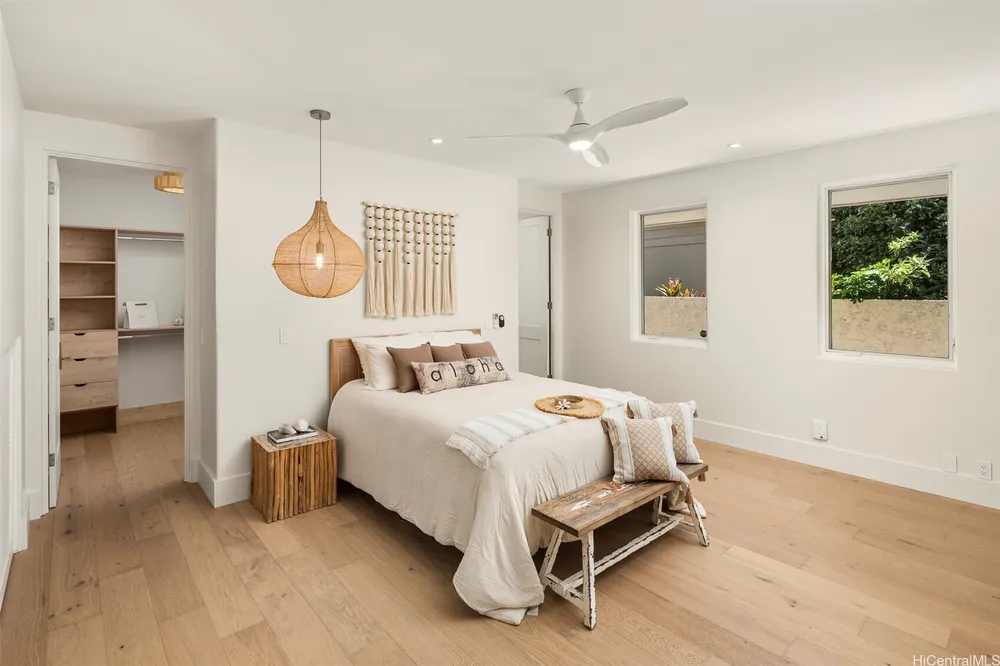4670 Kahala Ave, Honolulu, HI 96816