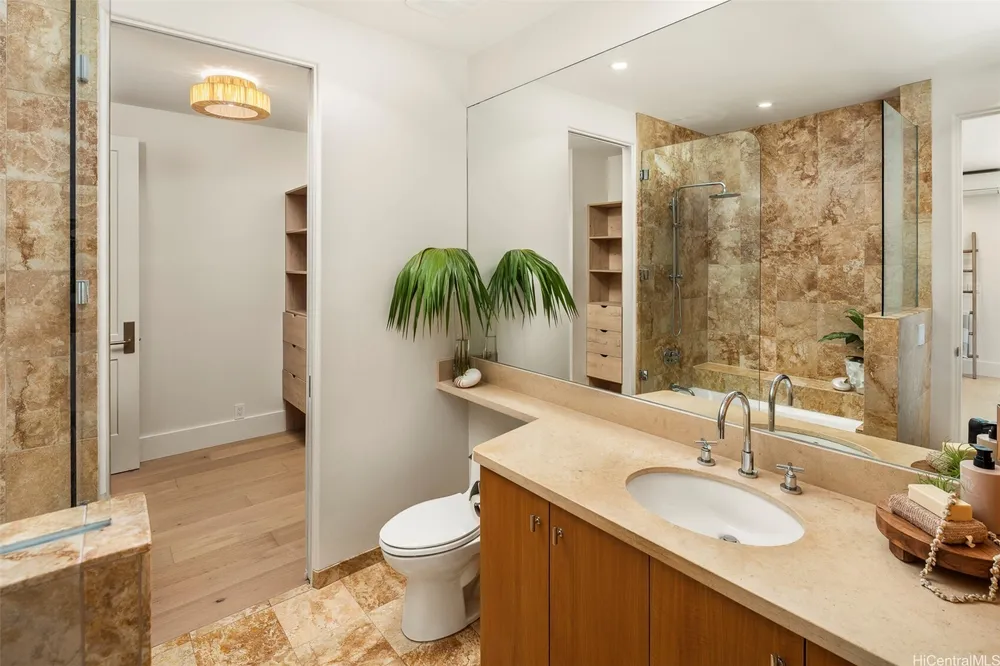 4670 Kahala Ave, Honolulu, HI 96816
