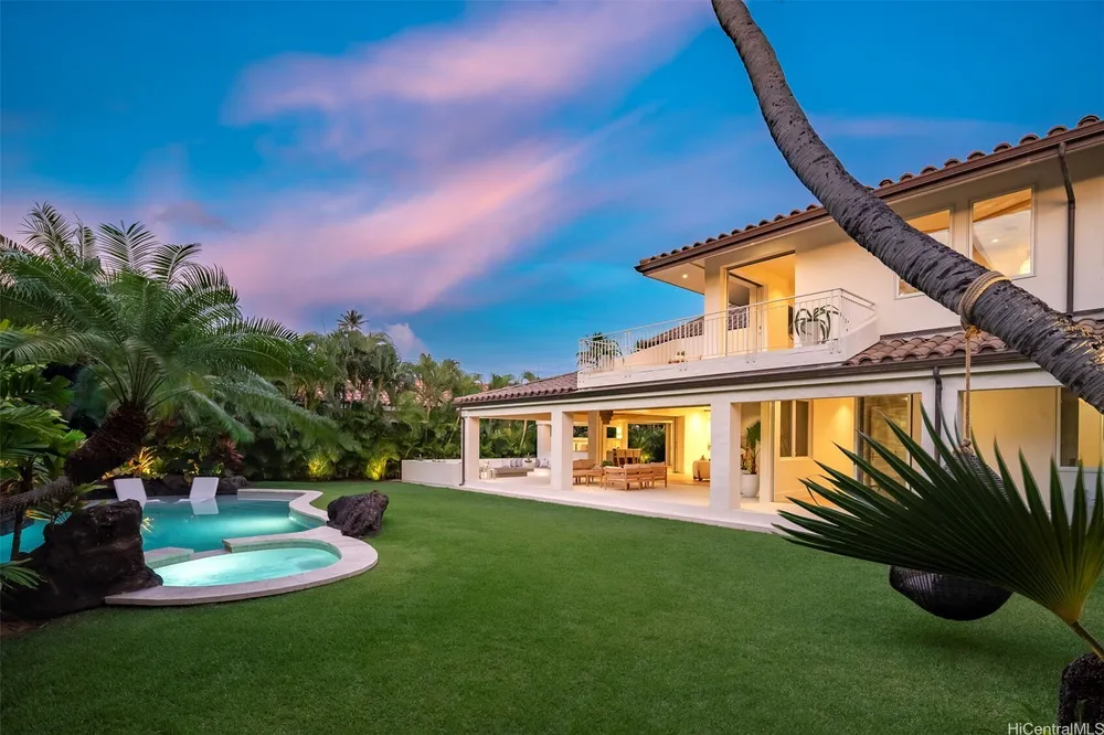 4670 Kahala Ave, Honolulu, HI 96816