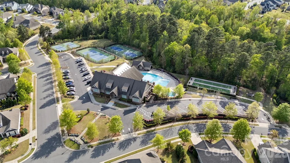 82212 Standing Oak Dr, Charlotte, NC 28278
