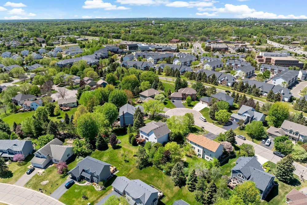 8923 Highland Bay, Woodbury, MN 55125