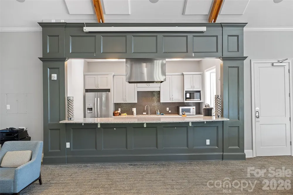 82212 Standing Oak Dr, Charlotte, NC 28278