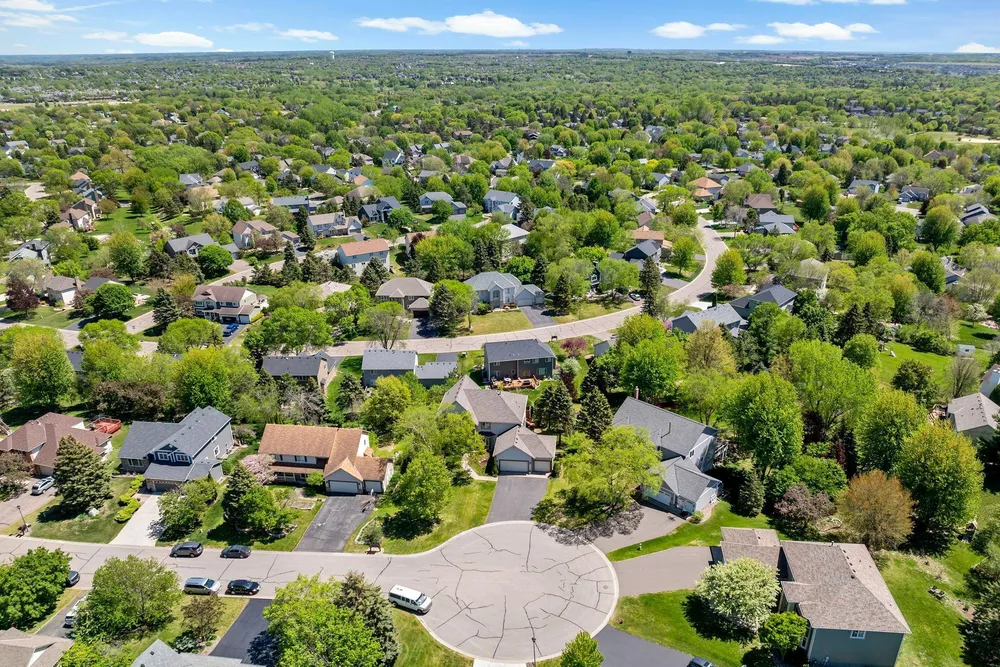 8923 Highland Bay, Woodbury, MN 55125