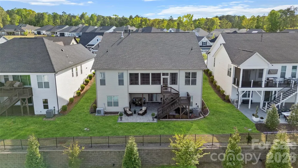 82212 Standing Oak Dr, Charlotte, NC 28278