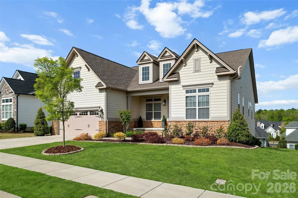 82212 Standing Oak Dr, Charlotte, NC 28278