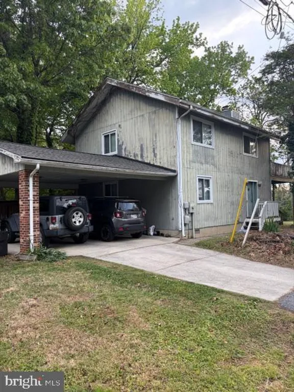3328 Shore Dr, Annapolis, MD 21403