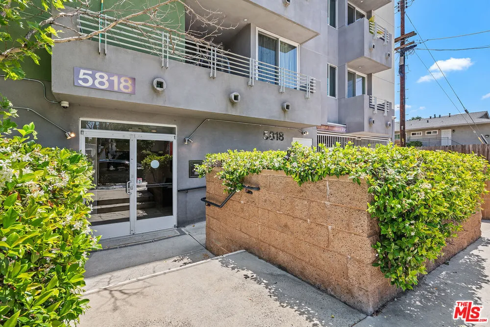 5818 Whitsett Ave, Valley Village, CA 91607