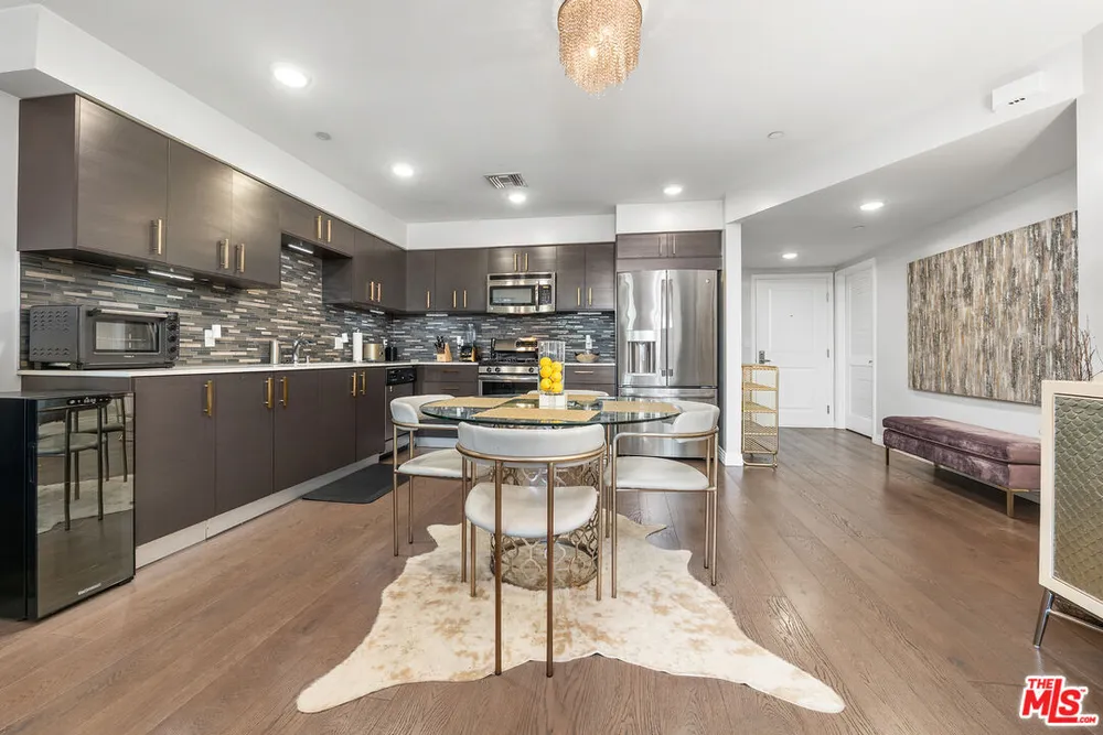 5818 Whitsett Ave, Valley Village, CA 91607