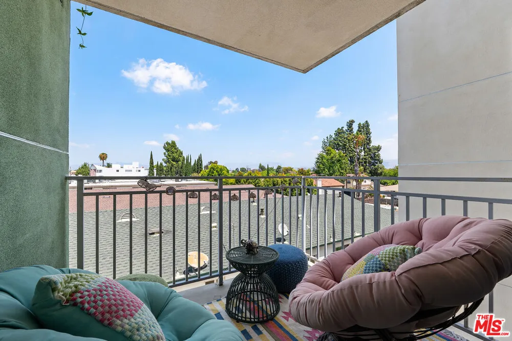 5818 Whitsett Ave, Valley Village, CA 91607